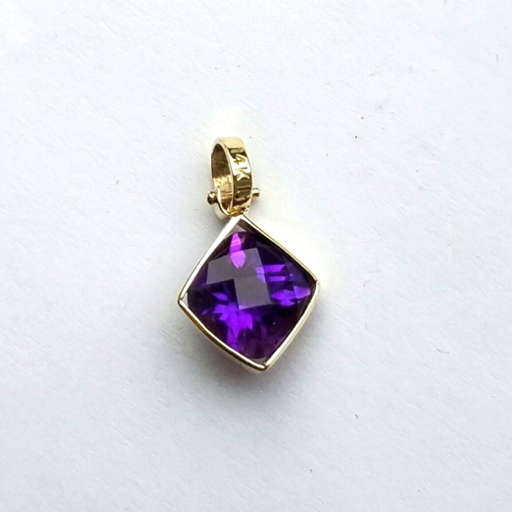 14 Karat Yellow Gold Amethyst Pendant